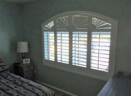 Heritance® Hardwood Shutters with Arch